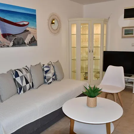 Meerblick Ferienhaus: Modernes Urlaubsdomizil Mit Terrasse *