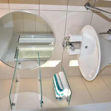 Holiday home Meerblick Ferienhaus: Modernes Urlaubsdomizil Mit Terrasse