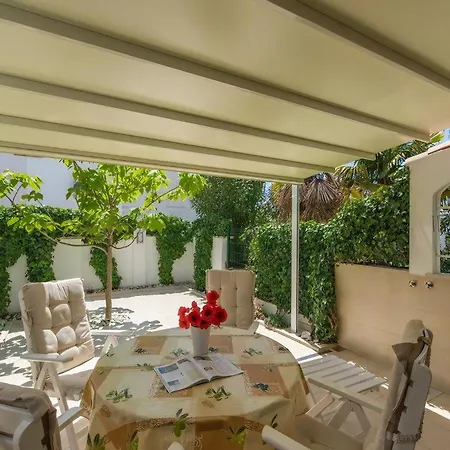 Holiday home Meerblick Ferienhaus: Modernes Urlaubsdomizil Mit Terrasse
