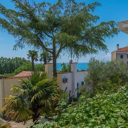 Meerblick Ferienhaus: Modernes Urlaubsdomizil Mit Terrasse Dajla